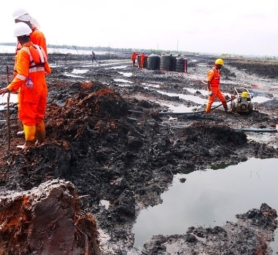 Oil-spill-clean-up-activities-in-Bodo-Ogoniland-1